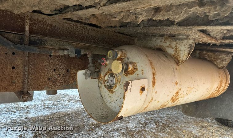 image for item DV0578 2000 International  4700 refrigerated delivery truck