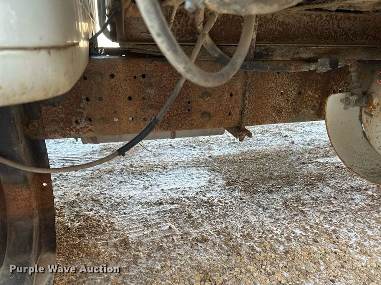 image for item DV0578 2000 International  4700 refrigerated delivery truck