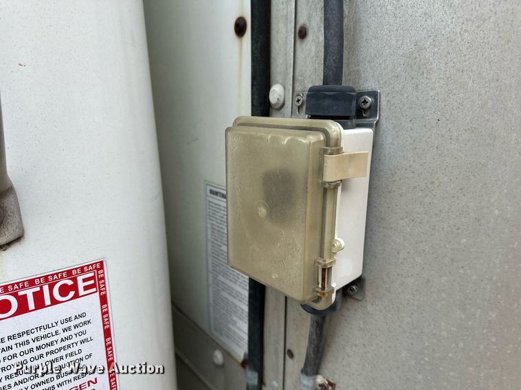 image for item DV0578 2000 International  4700 refrigerated delivery truck