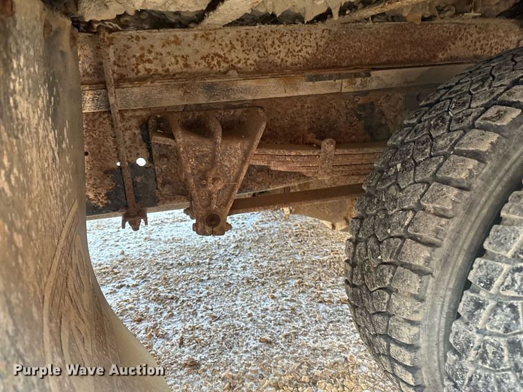 image for item DV0578 2000 International  4700 refrigerated delivery truck