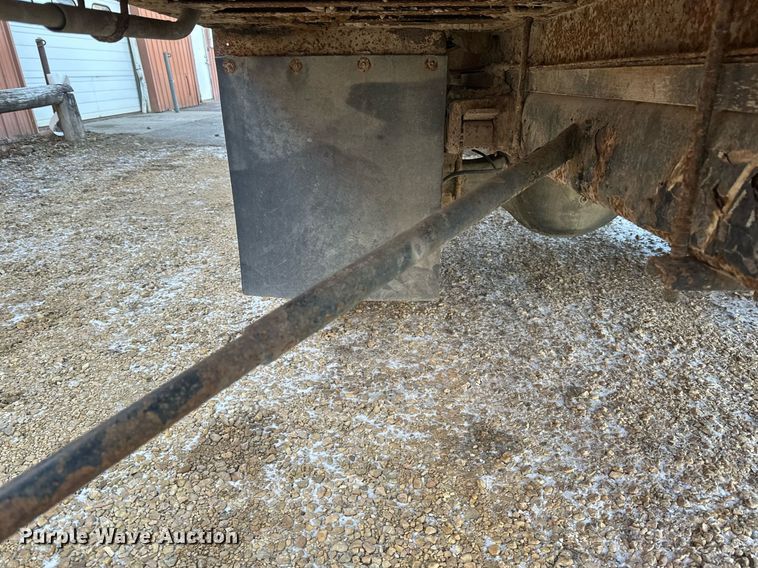 image for item DV0578 2000 International  4700 refrigerated delivery truck