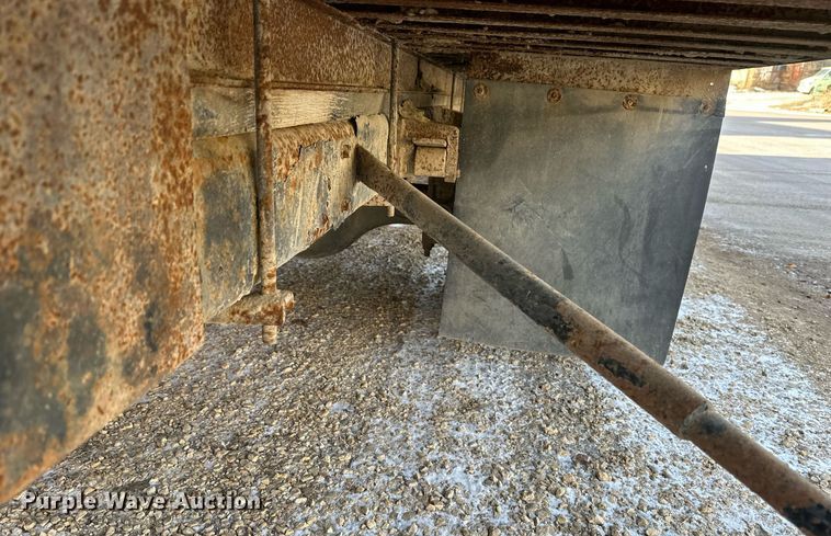 image for item DV0578 2000 International  4700 refrigerated delivery truck