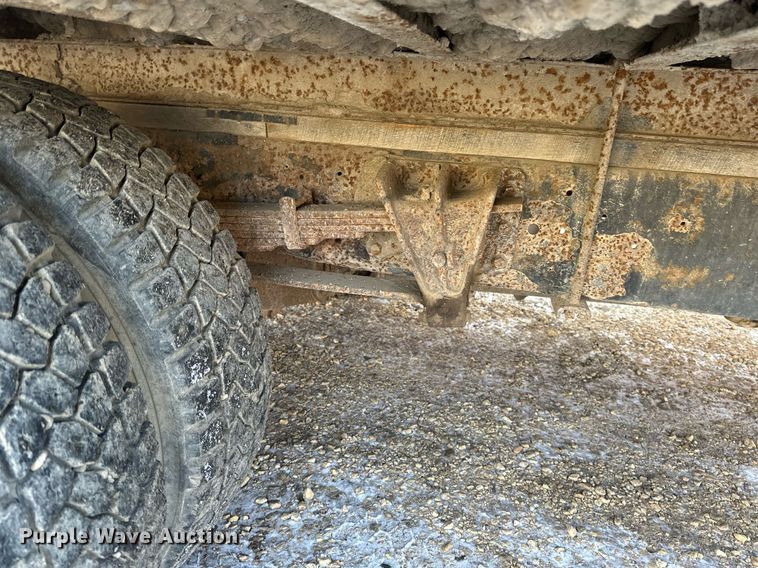 image for item DV0578 2000 International  4700 refrigerated delivery truck