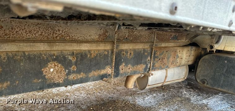 image for item DV0578 2000 International  4700 refrigerated delivery truck