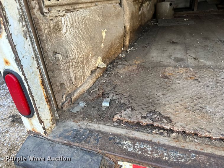 image for item DV0578 2000 International  4700 refrigerated delivery truck