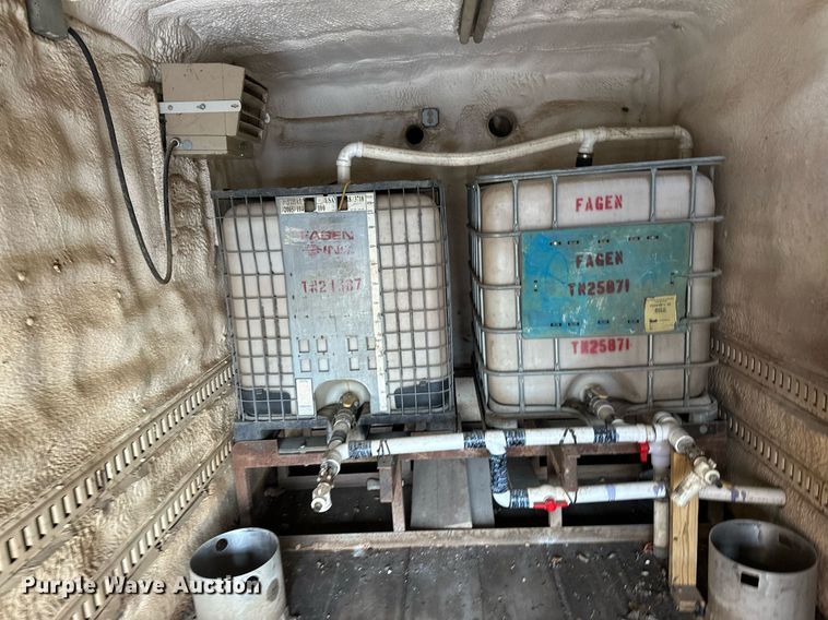 image for item DV0578 2000 International  4700 refrigerated delivery truck