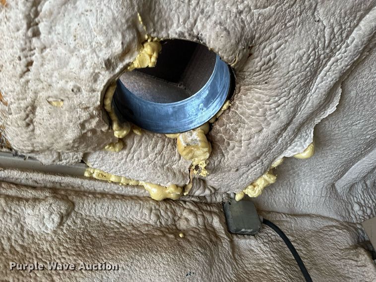 image for item DV0578 2000 International  4700 refrigerated delivery truck