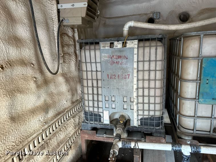 image for item DV0578 2000 International  4700 refrigerated delivery truck