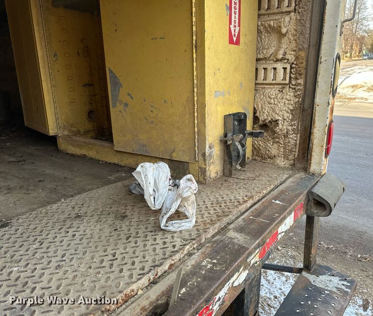 image for item DV0578 2000 International  4700 refrigerated delivery truck