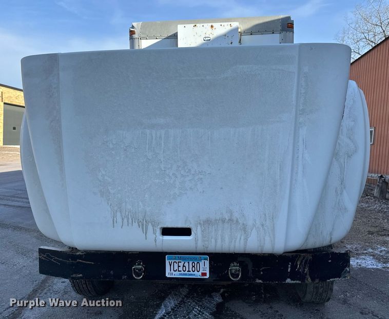 image for item DV0578 2000 International  4700 refrigerated delivery truck