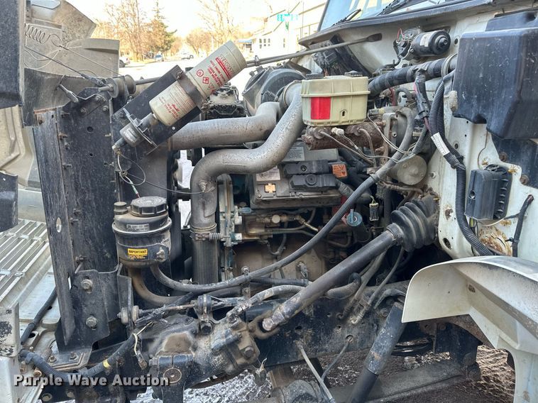 image for item DV0578 2000 International  4700 refrigerated delivery truck