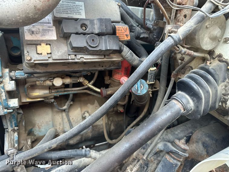 image for item DV0578 2000 International  4700 refrigerated delivery truck