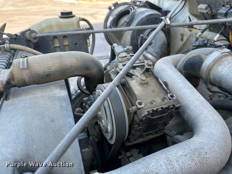 image for item DV0578 2000 International  4700 refrigerated delivery truck