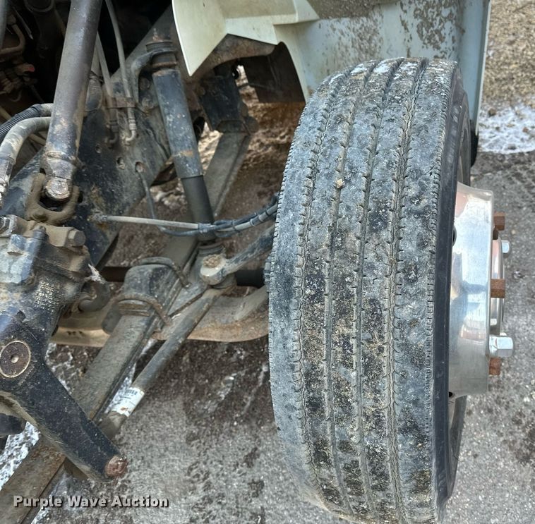 image for item DV0578 2000 International  4700 refrigerated delivery truck