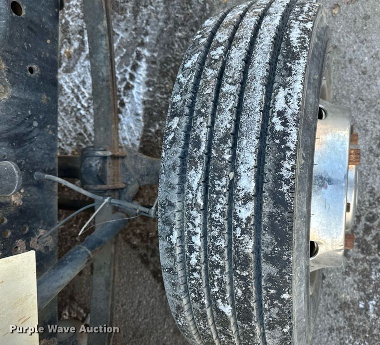 image for item DV0578 2000 International  4700 refrigerated delivery truck