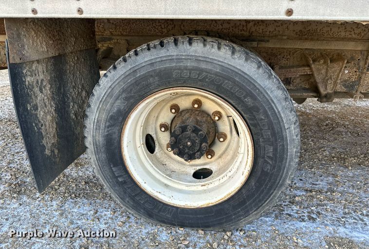 image for item DV0578 2000 International  4700 refrigerated delivery truck