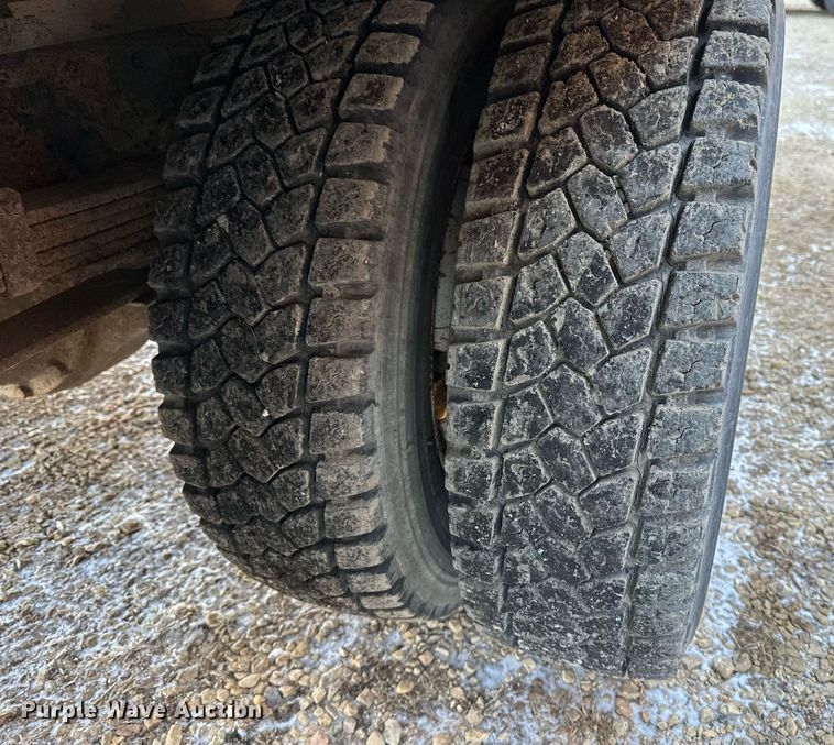 image for item DV0578 2000 International  4700 refrigerated delivery truck