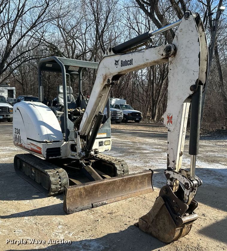 image for item DV0579 2004 Bobcat 334 G mini excavator