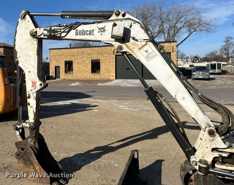 image for item DV0579 2004 Bobcat 334 G mini excavator