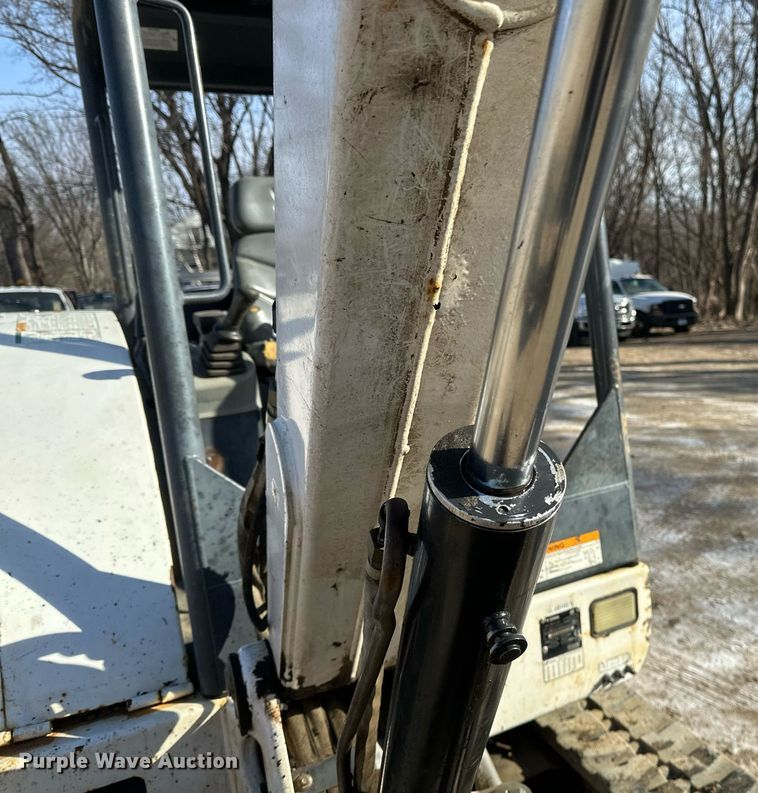 image for item DV0579 2004 Bobcat 334 G mini excavator