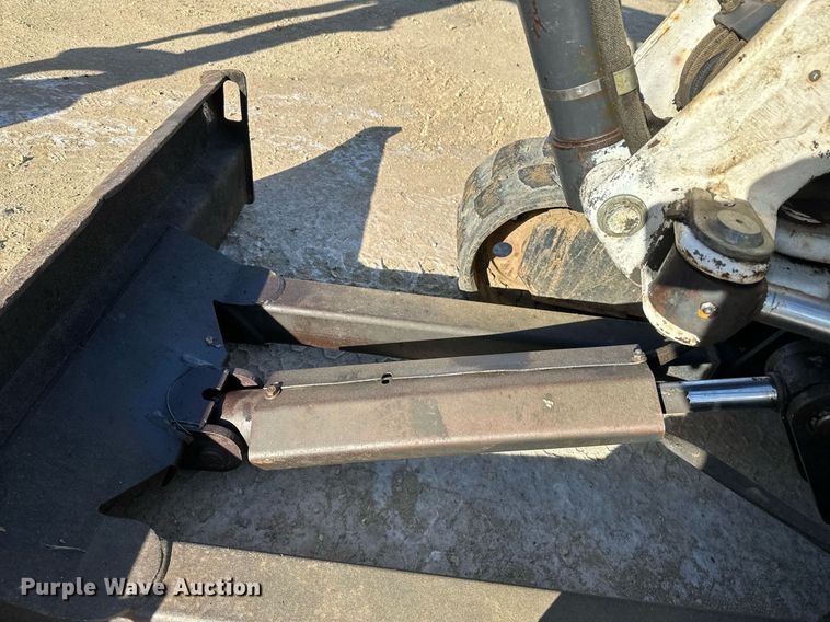 image for item DV0579 2004 Bobcat 334 G mini excavator