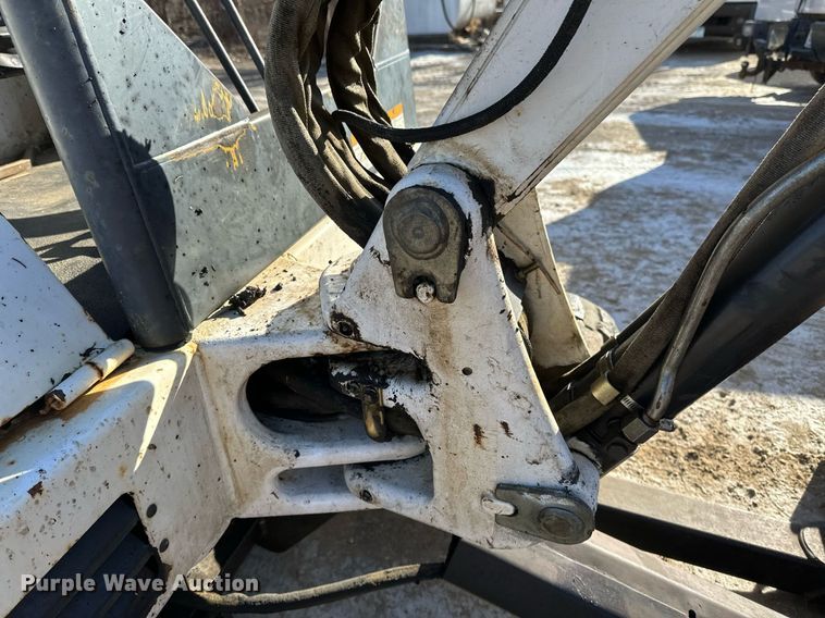 image for item DV0579 2004 Bobcat 334 G mini excavator