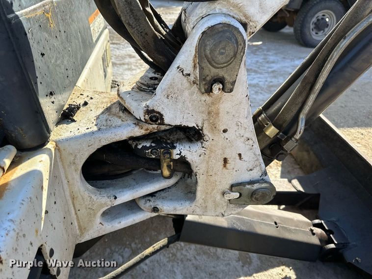 image for item DV0579 2004 Bobcat 334 G mini excavator