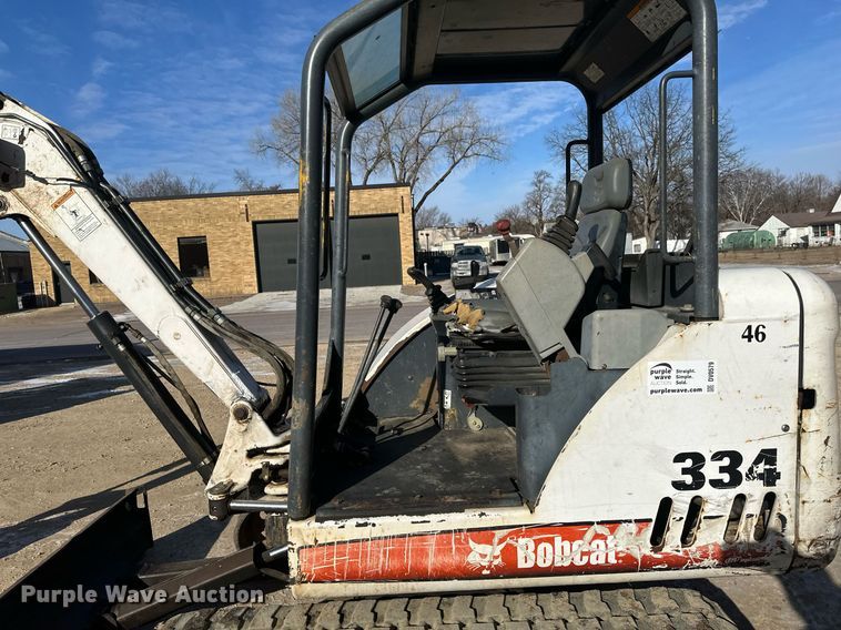 image for item DV0579 2004 Bobcat 334 G mini excavator