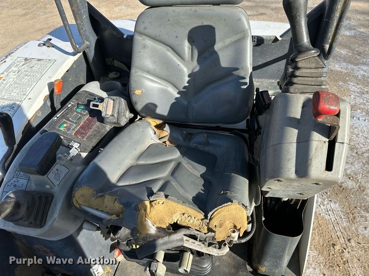 image for item DV0579 2004 Bobcat 334 G mini excavator