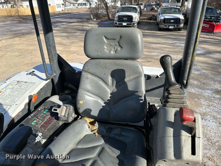 image for item DV0579 2004 Bobcat 334 G mini excavator