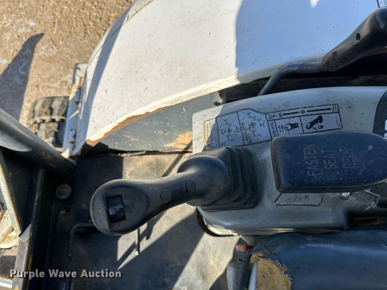image for item DV0579 2004 Bobcat 334 G mini excavator