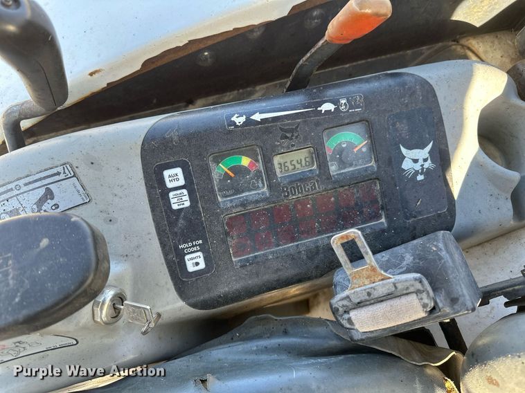 image for item DV0579 2004 Bobcat 334 G mini excavator