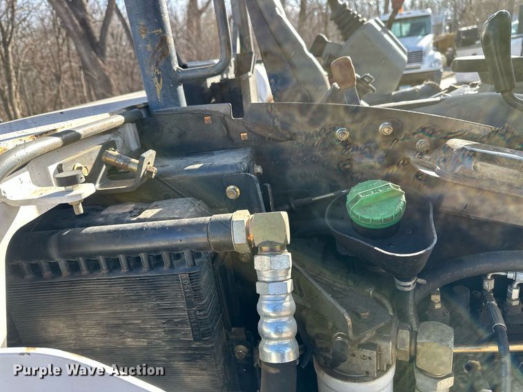 image for item DV0579 2004 Bobcat 334 G mini excavator