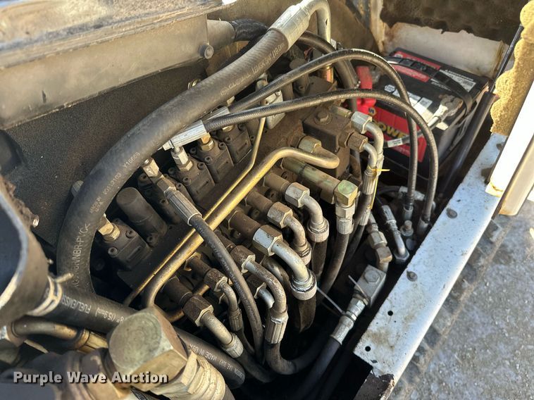 image for item DV0579 2004 Bobcat 334 G mini excavator