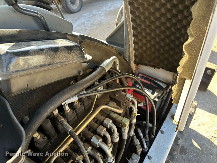 image for item DV0579 2004 Bobcat 334 G mini excavator