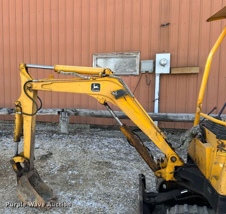 image for item DV0580 1992 John Deere 15 mini excavator