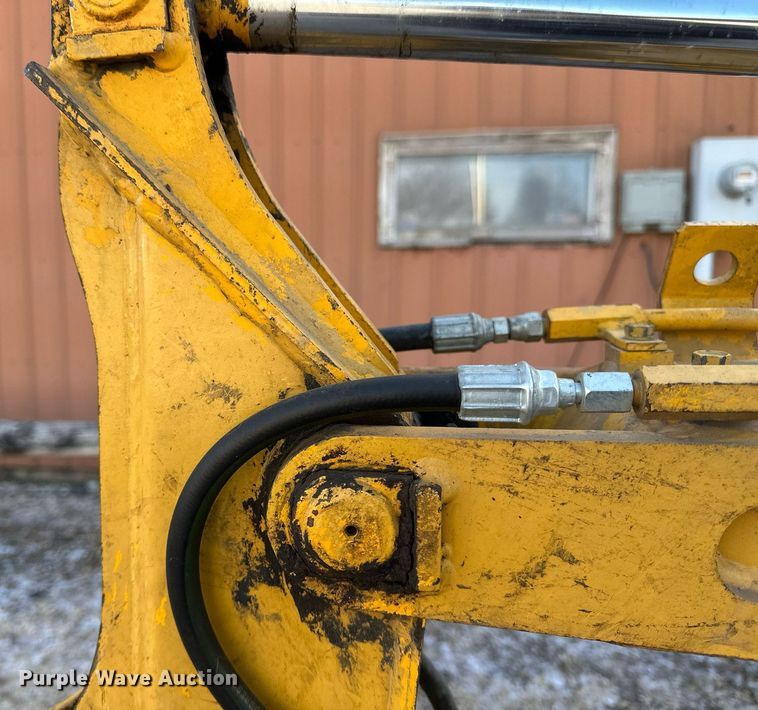 image for item DV0580 1992 John Deere 15 mini excavator