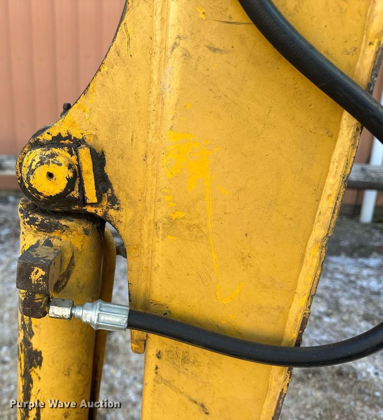 image for item DV0580 1992 John Deere 15 mini excavator