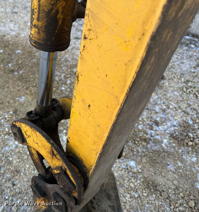 image for item DV0580 1992 John Deere 15 mini excavator