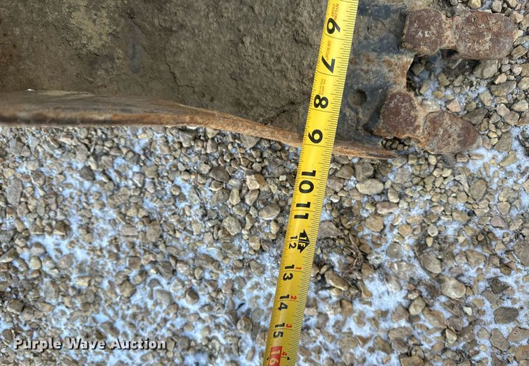 image for item DV0580 1992 John Deere 15 mini excavator