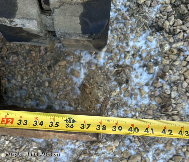 image for item DV0580 1992 John Deere 15 mini excavator