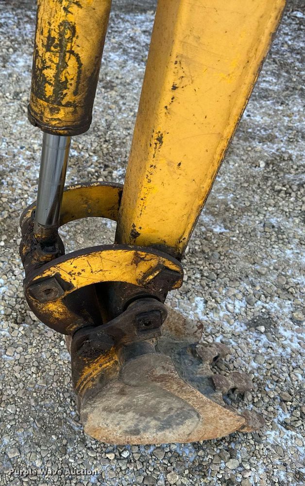 image for item DV0580 1992 John Deere 15 mini excavator