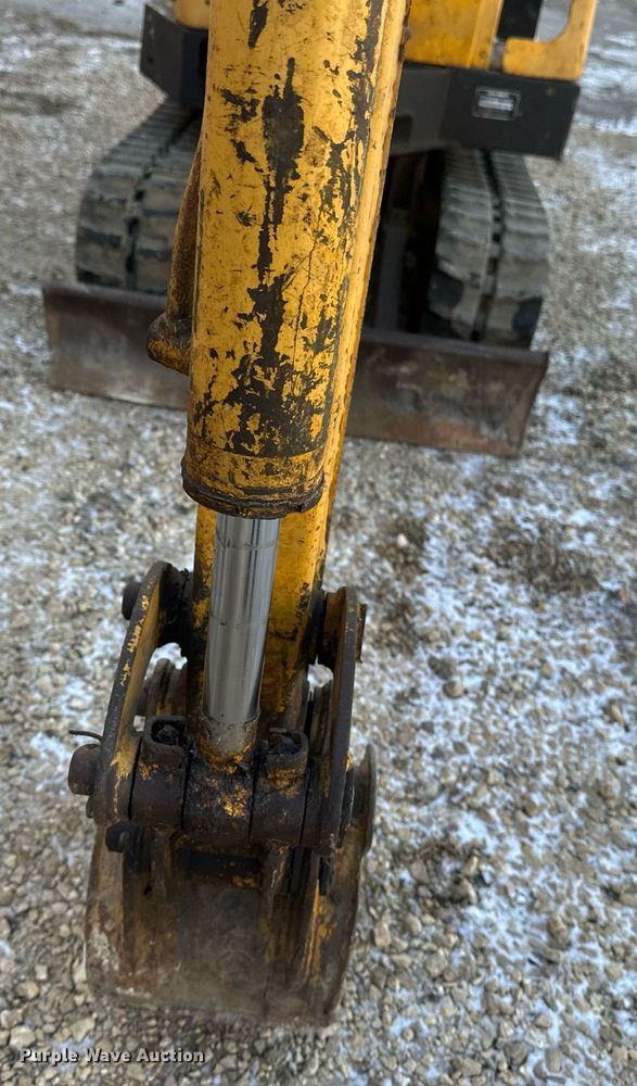 image for item DV0580 1992 John Deere 15 mini excavator