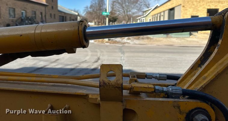 image for item DV0580 1992 John Deere 15 mini excavator