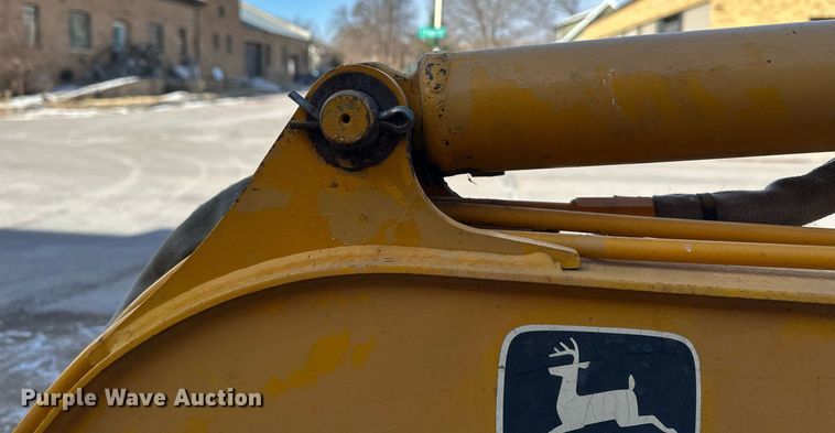 image for item DV0580 1992 John Deere 15 mini excavator