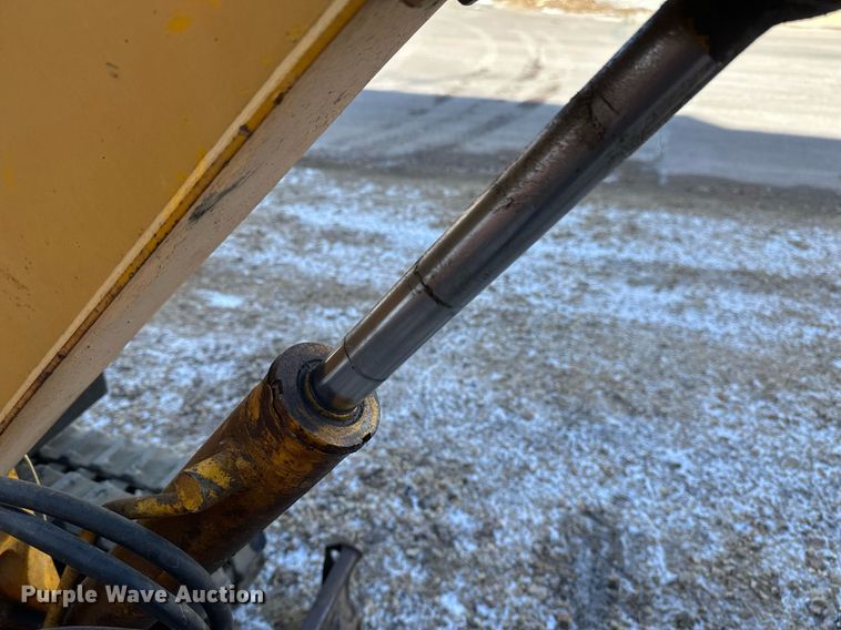 image for item DV0580 1992 John Deere 15 mini excavator