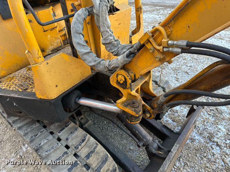 image for item DV0580 1992 John Deere 15 mini excavator