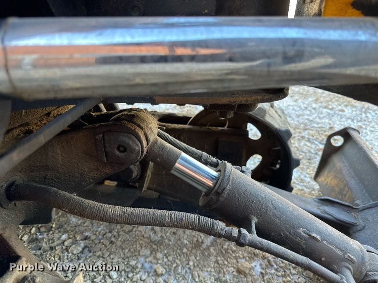 image for item DV0580 1992 John Deere 15 mini excavator