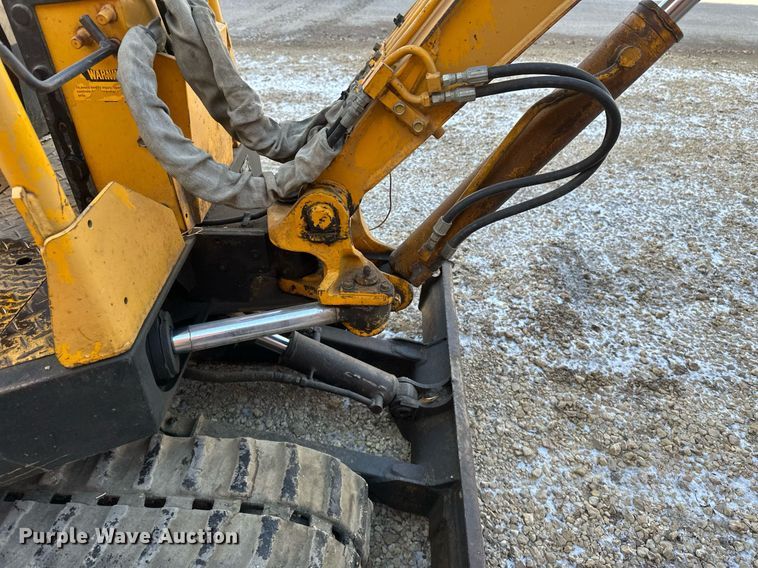 image for item DV0580 1992 John Deere 15 mini excavator
