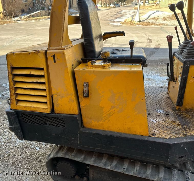 image for item DV0580 1992 John Deere 15 mini excavator